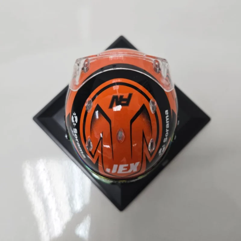 Mini Helmet RV - Scale 1:4 - Image 4